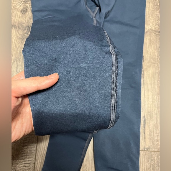 AMPLIFY LEGGING *Brand New*Women's Seamless Scrunch LeggingWhale Blue - Picture 3 of 3